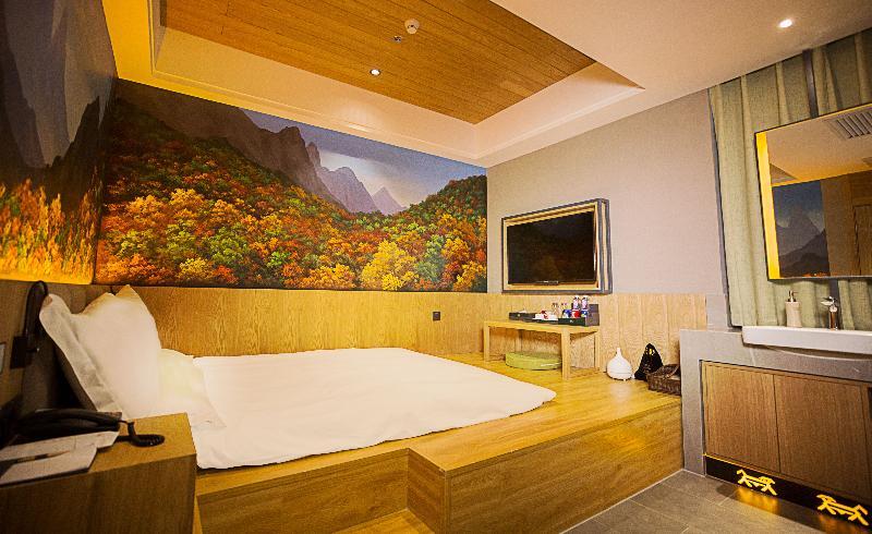 Qiu Guo Hotel Hua Mao Chaoyang  Extérieur photo